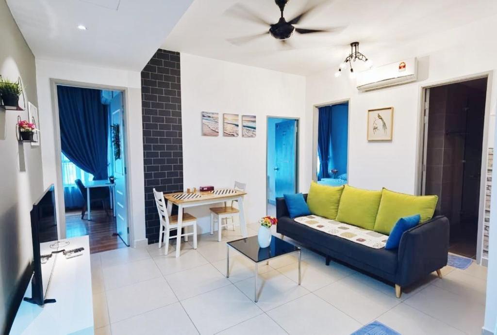 Pangsapuri Promo Connected Train 4 Bedroom Above Mall 20