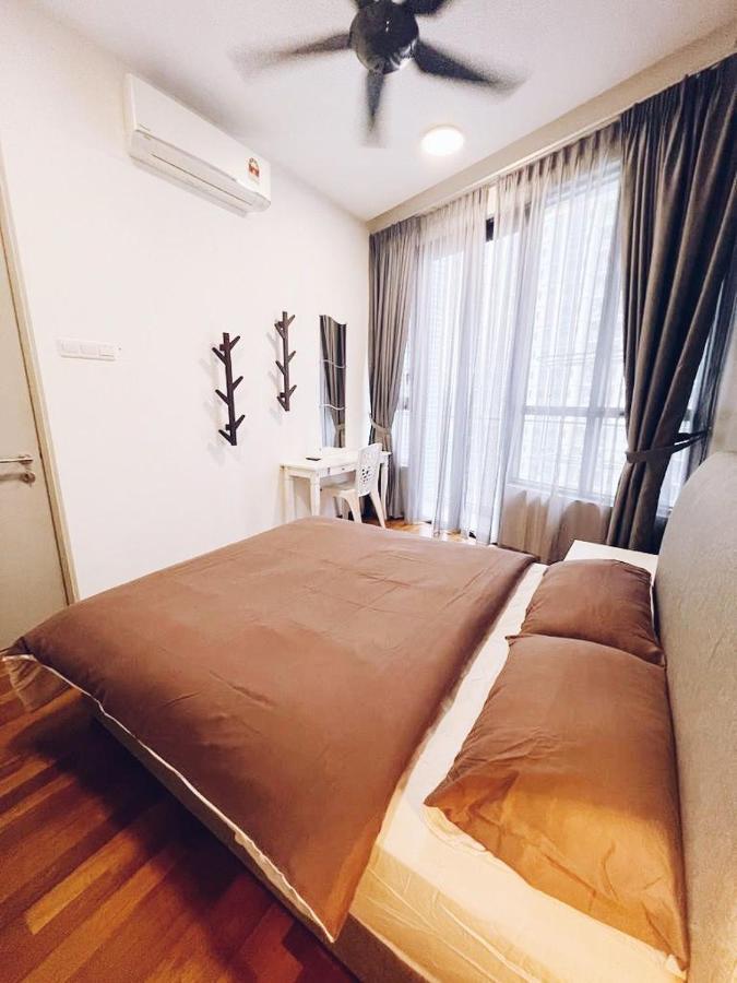 Promo Connected Train 4 Bedroom Above Mall 20 Pangsapuri