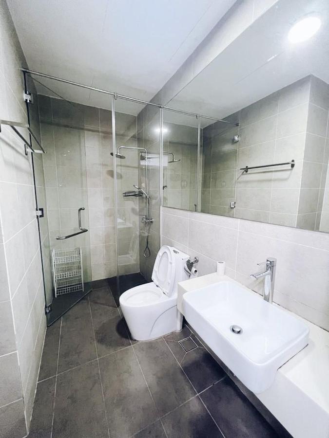 Pangsapuri Promo Connected Train 4 Bedroom Above Mall 20 *