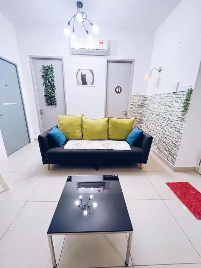 Promo Connected Train 4 Bedroom Above Mall 20 Pangsapuri