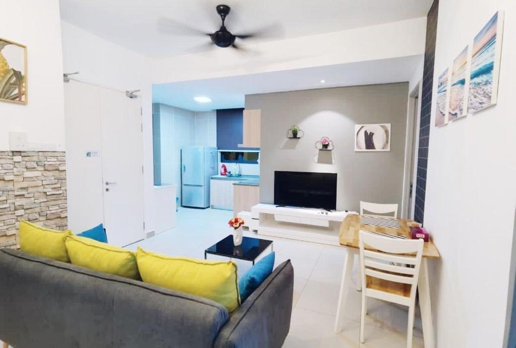 Pangsapuri Promo Connected Train 4 Bedroom Above Mall 20 Kuala Lumpur