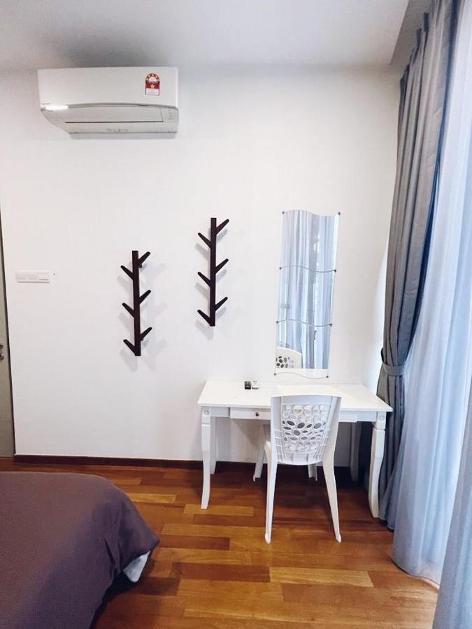 Promo Connected Train 4 Bedroom Above Mall 20 Pangsapuri