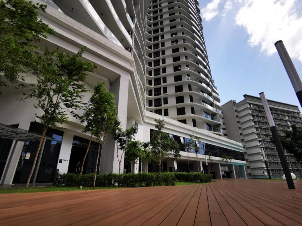Promo Connected Train 4 Bedroom Above Mall 20 * Kuala Lumpur