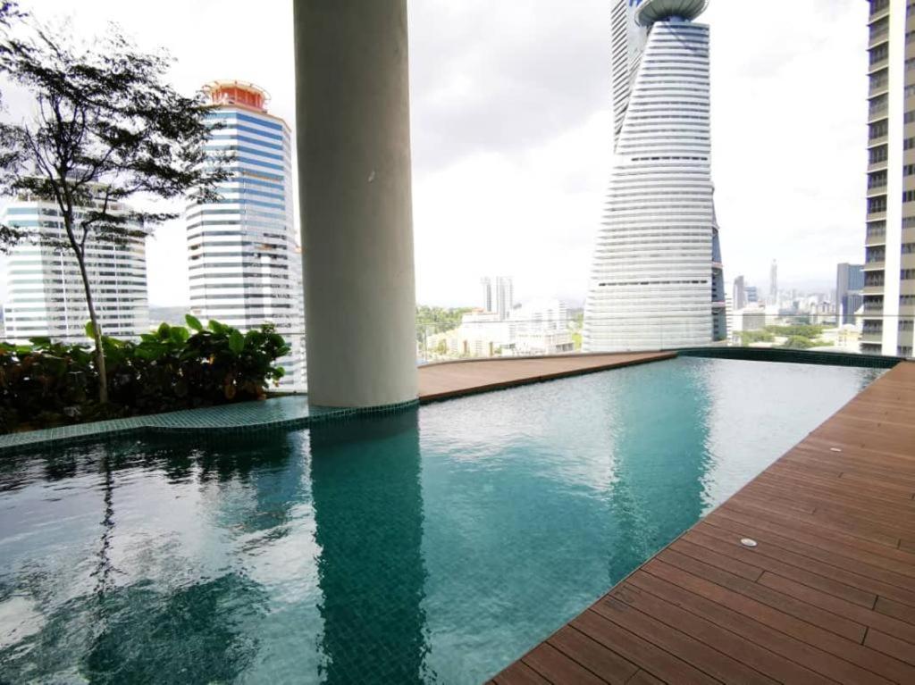 Pangsapuri Promo Connected Train 4 Bedroom Above Mall 20 Kuala Lumpur
