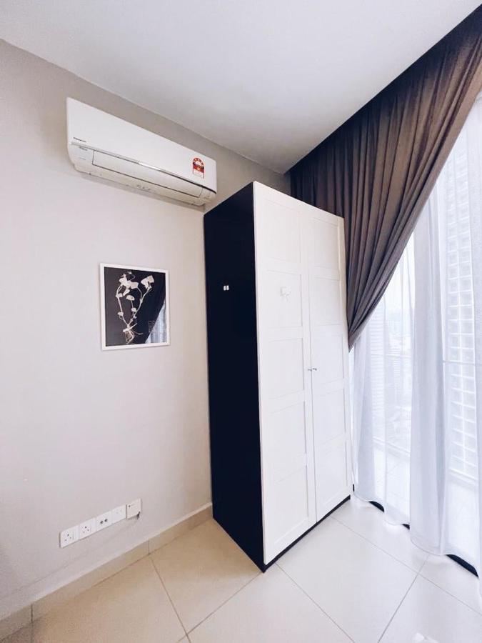 Promo Connected Train 4 Bedroom Above Mall 20 Pangsapuri *